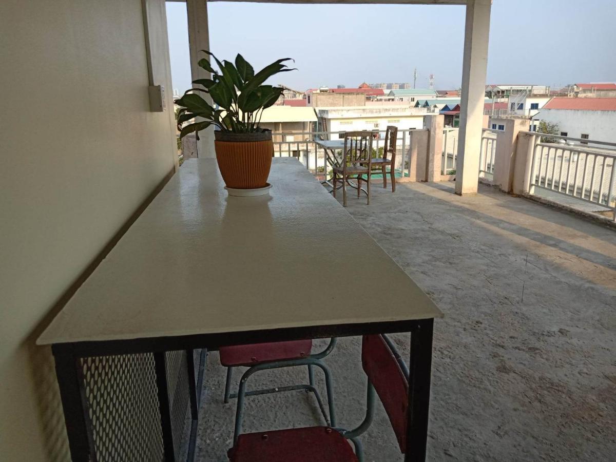 Kol House Acomodação com café da manhã Phnom Penh Exterior foto